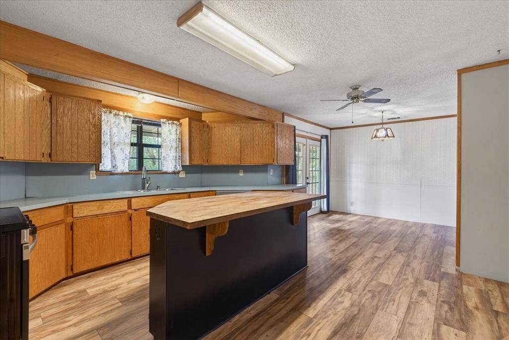 325 Lincoln Street, Trinidad, TX 75163 325 Lincoln Street, Trinidad, TX 75163