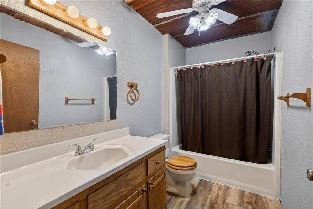 325 Lincoln Street, Trinidad, TX 75163 325 Lincoln Street, Trinidad, TX 75163