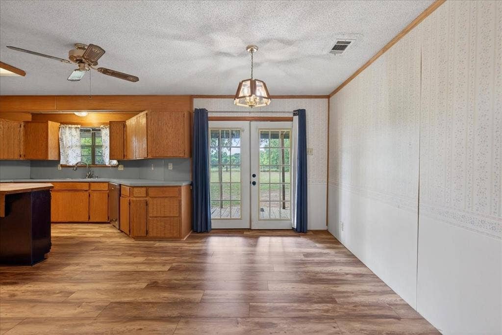 325 Lincoln Street, Trinidad, TX 75163 325 Lincoln Street, Trinidad, TX 75163
