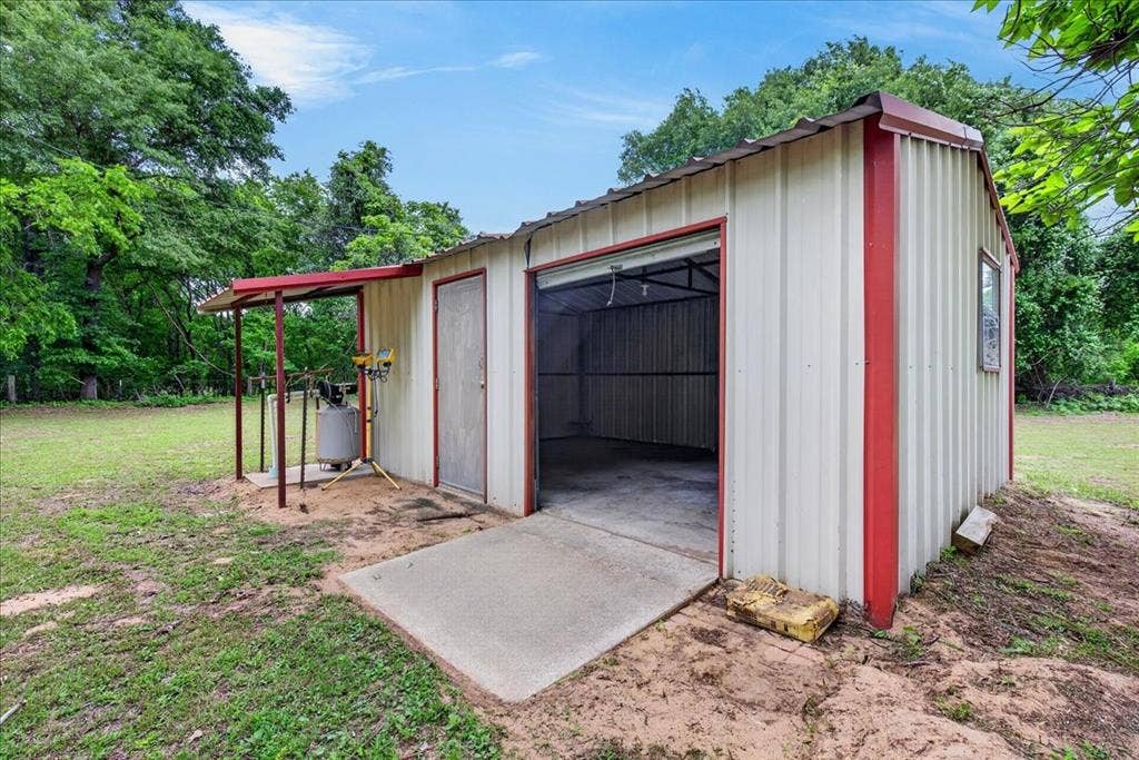 325 Lincoln Street, Trinidad, TX 75163 325 Lincoln Street, Trinidad, TX 75163