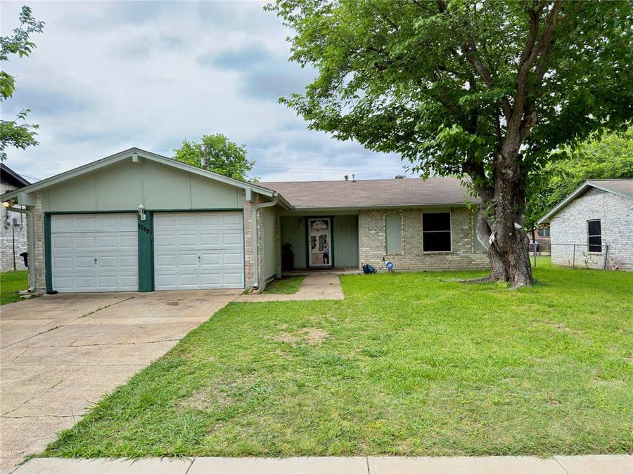 Property photo for 1519 Clearbrook Street, Lancaster, TX