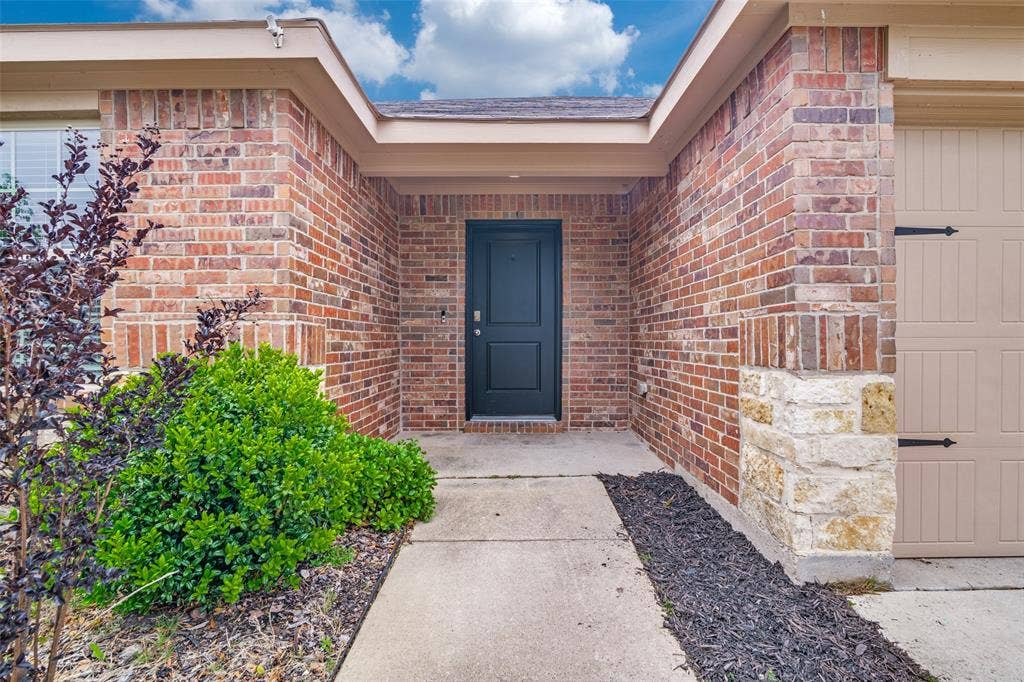 877 Darst Drive, Fate, TX 75189 Entrance