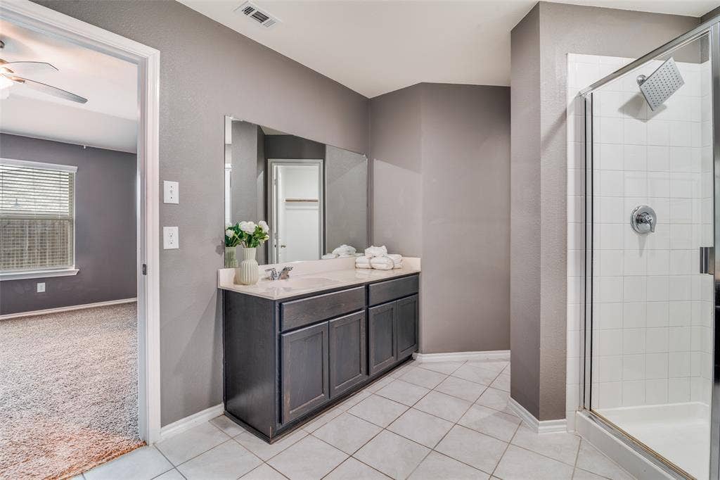 877 Darst Drive, Fate, TX 75189 Primary bathroom