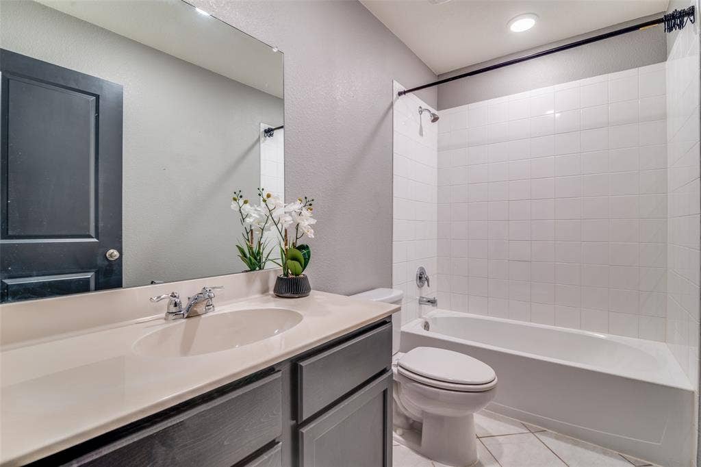 877 Darst Drive, Fate, TX 75189 Bathroom