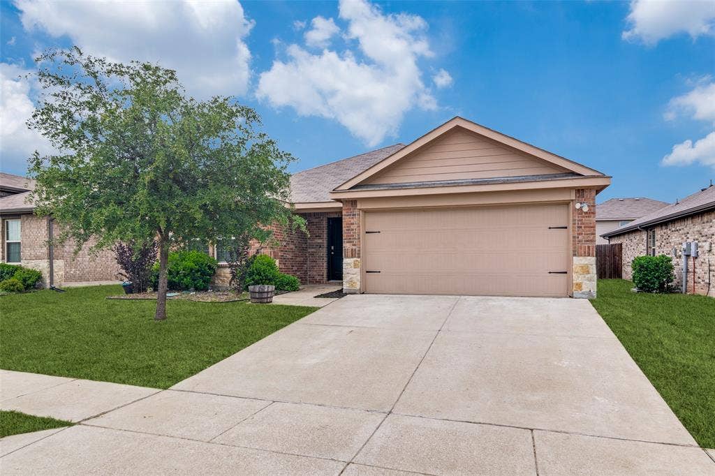 877 Darst Drive, Fate, TX 75189 877 Darst Drive, Fate, TX 75189