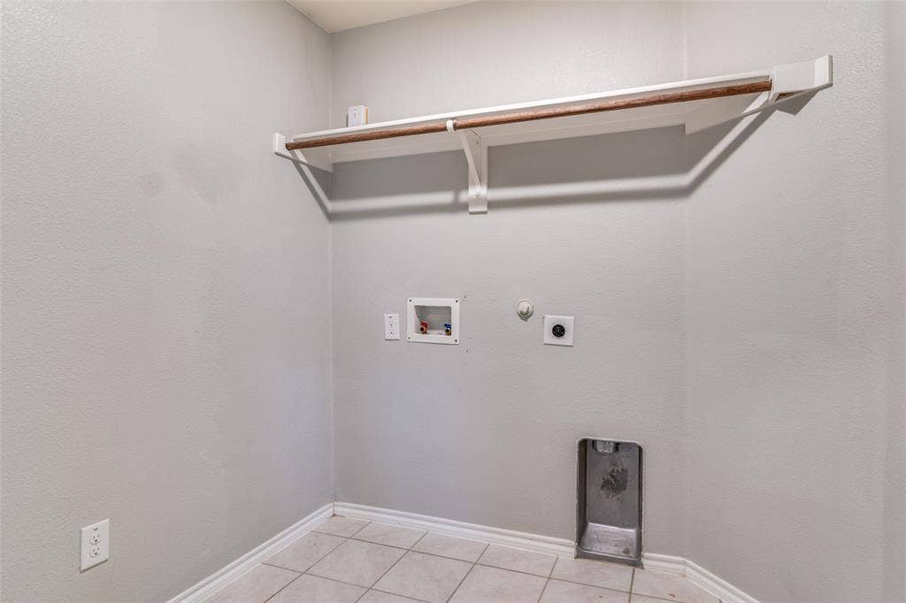 877 Darst Drive, Fate, TX 75189 Laundry room