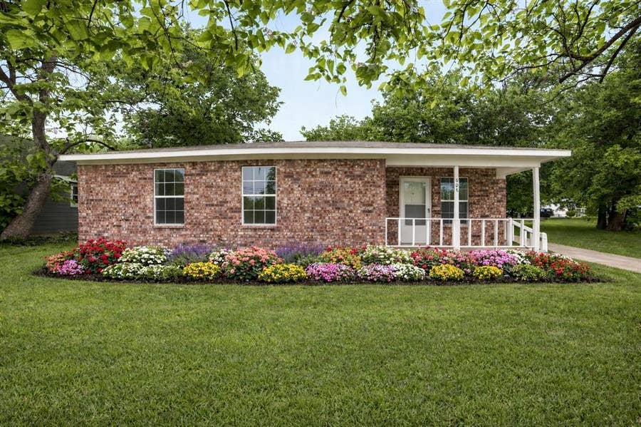 Property photo for 808 Park Street, Commerce, TX