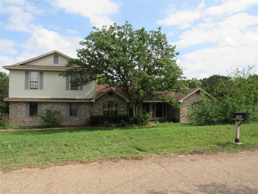 Property photo for 1048 Eagle Canyon Drive, China Spring, TX