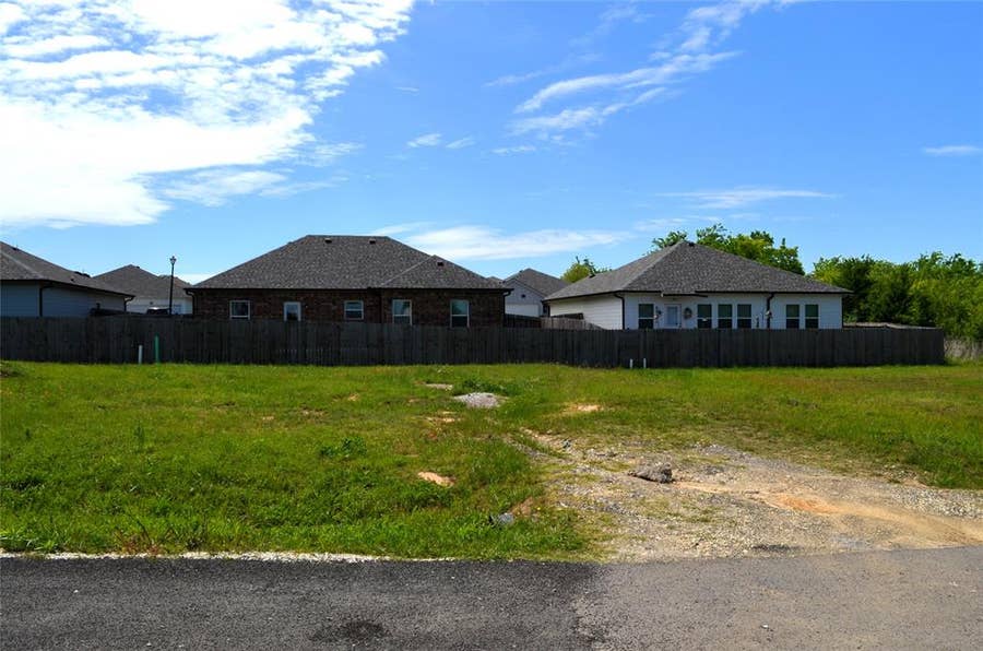Property photo for 309 Rike Road, Mabank, TX