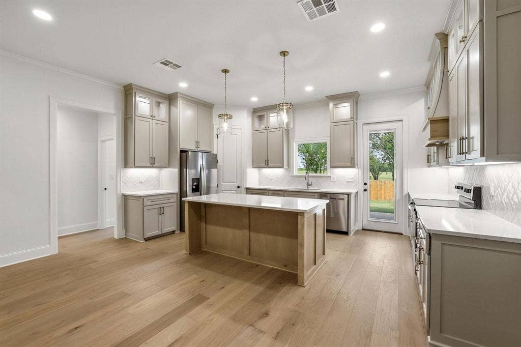 6417 Mill Run Road, Athens, TX 75751 6417 Mill Run Road, Athens, TX 75751