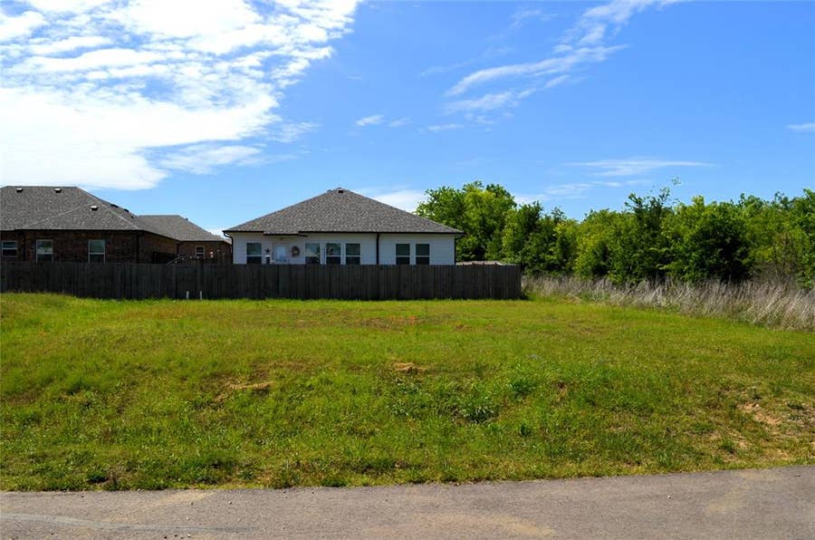 Property photo for 311 Rike Road, Mabank, TX
