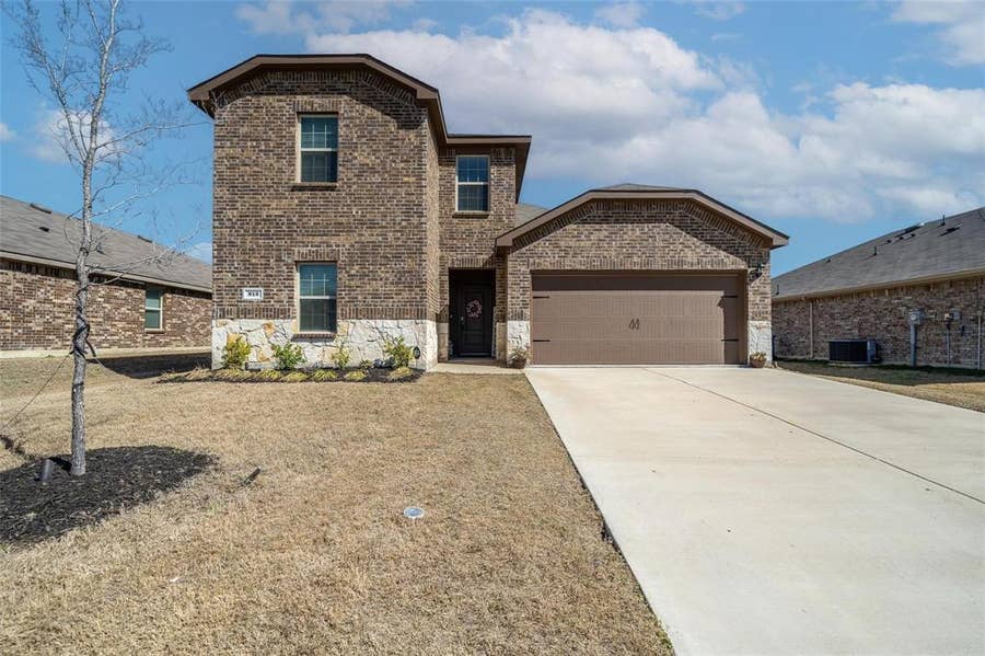 Property photo for 813 Cottonwood Way, Royse City, TX