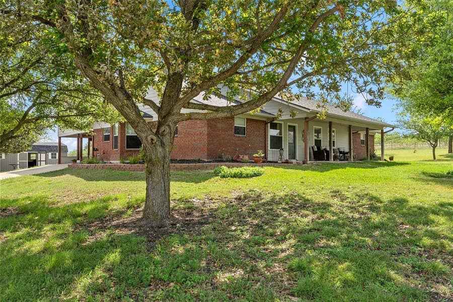 Property photo for 12851 Reeds Lake Road, Rogers, TX