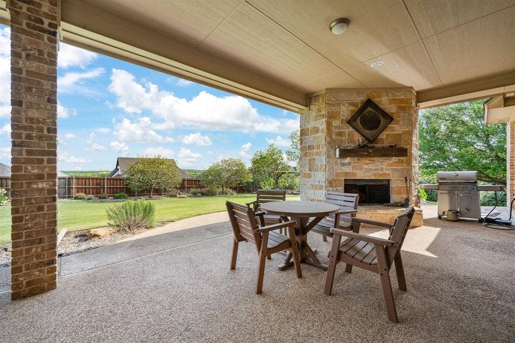 608 Elm Hill Boulevard, Burleson, TX 76028 608 Elm Hill Boulevard, Burleson, TX 76028