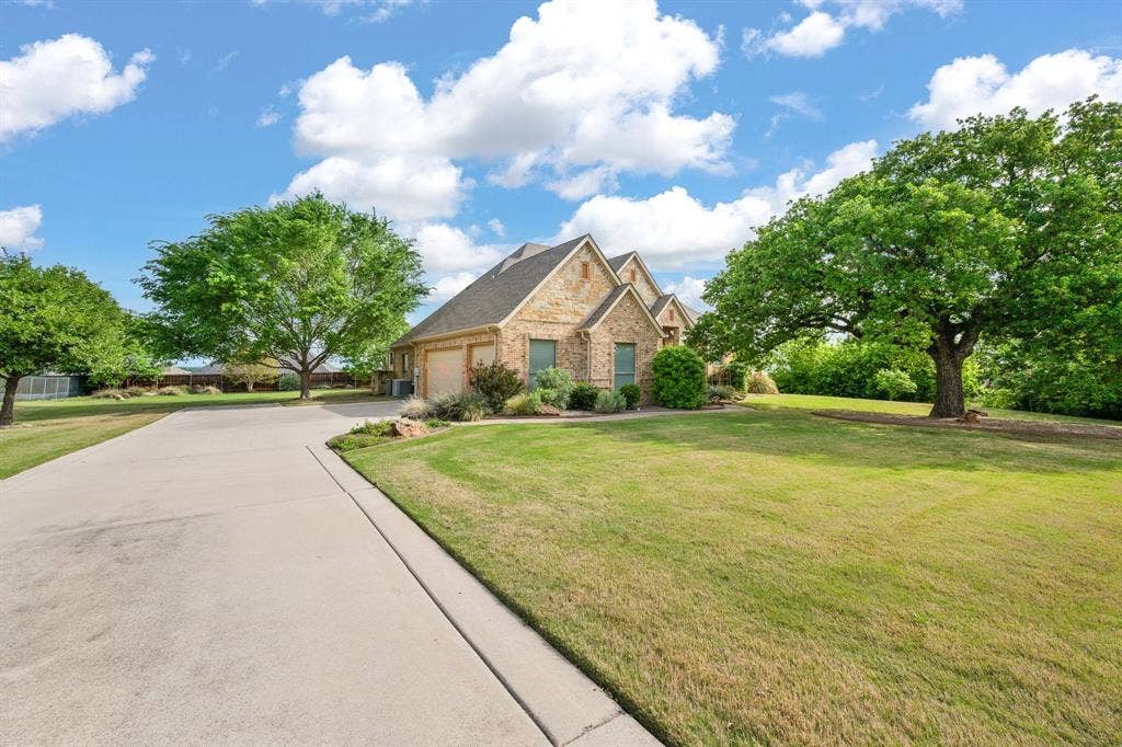 608 Elm Hill Boulevard, Burleson, TX 76028 608 Elm Hill Boulevard, Burleson, TX 76028