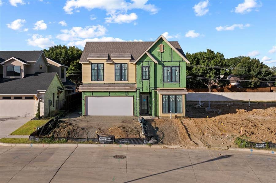 Property photo for 2934 Kosse Court, Grapevine, TX