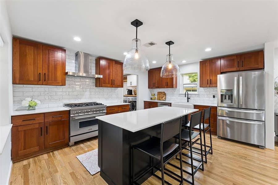 Property photo for 6735 Kingsbury Drive, Dallas, TX