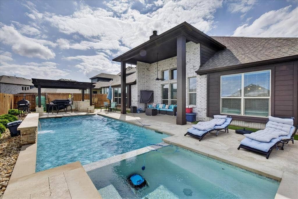 2106 Devonblue Drive, Forney, TX 75126 2106 Devonblue Drive, Forney, TX 75126