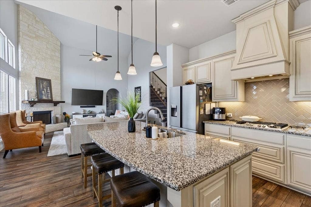 2106 Devonblue Drive, Forney, TX 75126 2106 Devonblue Drive, Forney, TX 75126