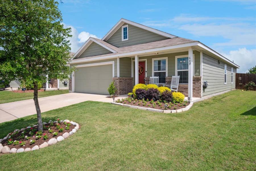 Property photo for 640 Autumnwood Way, Princeton, TX