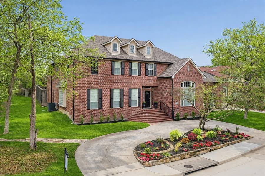 Property photo for 8904 Meadowknoll Drive, Dallas, TX