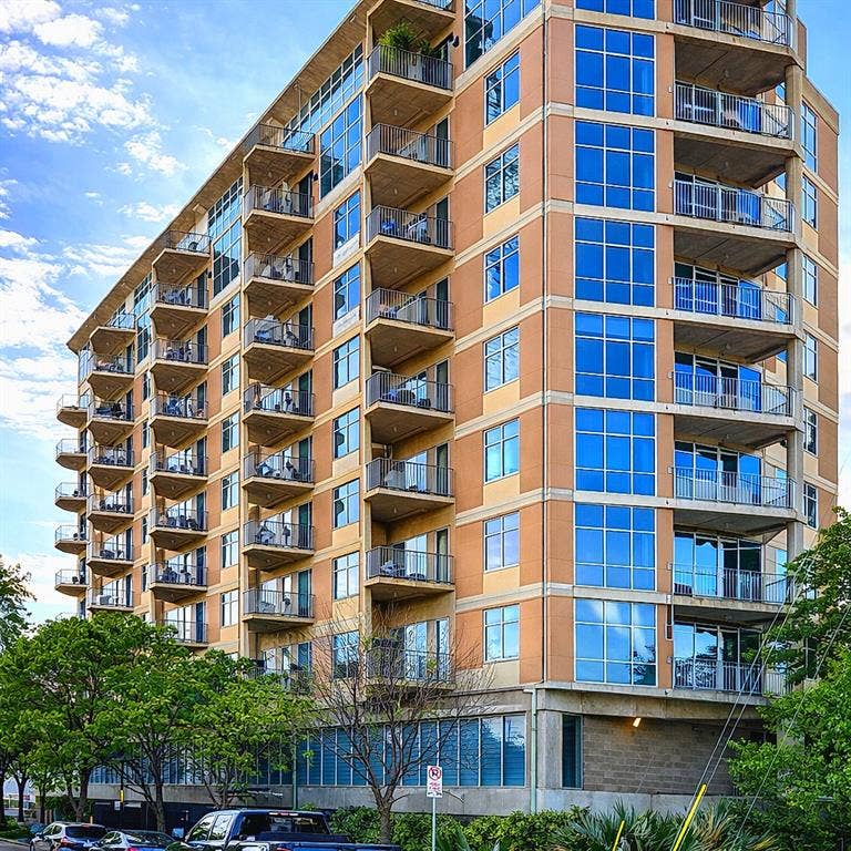 Property photo for 1001 Belleview Street, #202, Dallas, TX