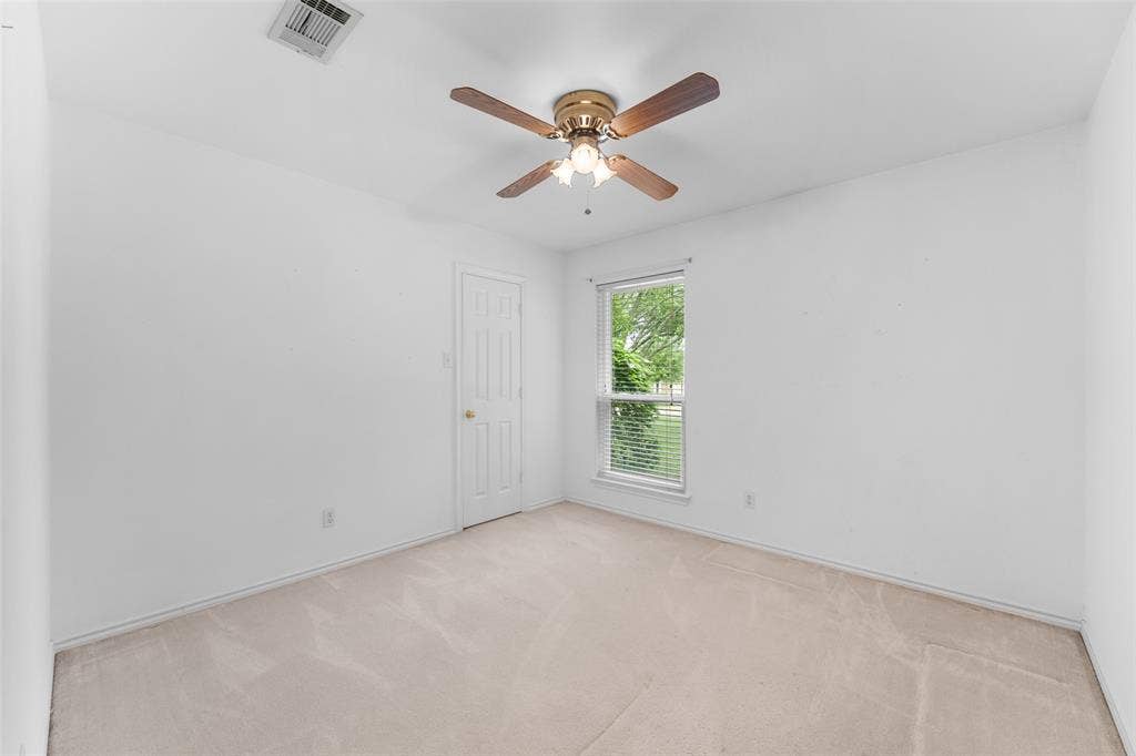 830 S Clinton Lane, Midlothian, TX 76065