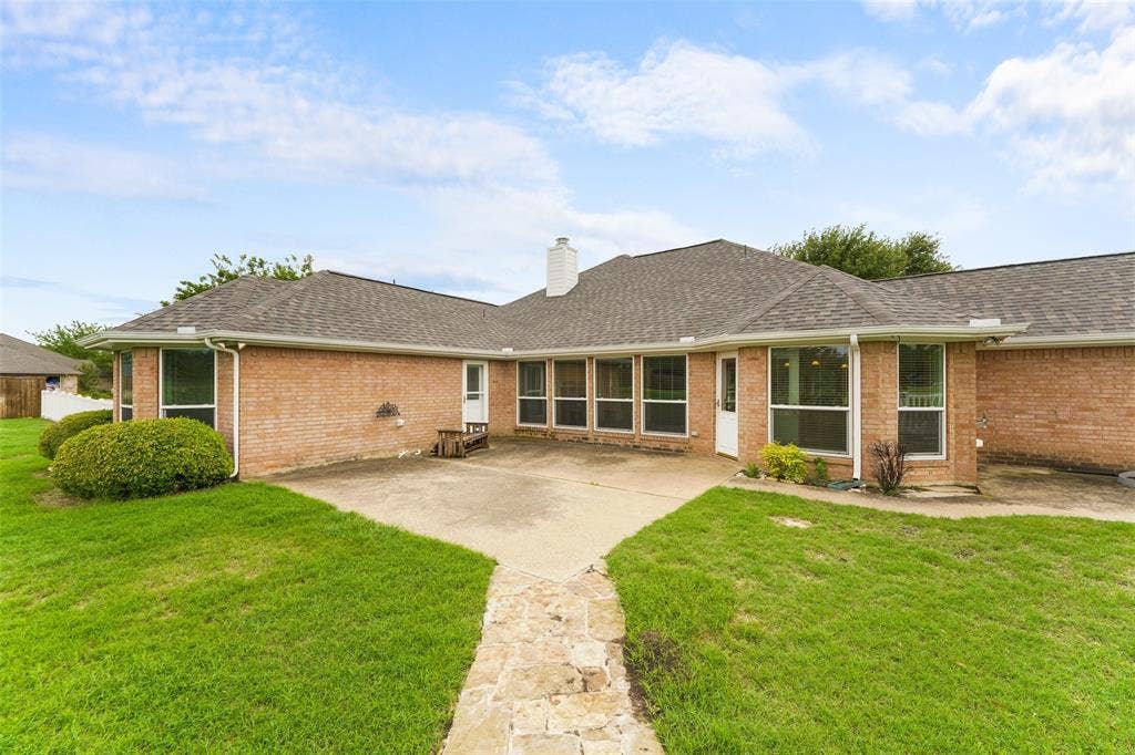830 S Clinton Lane, Midlothian, TX 76065