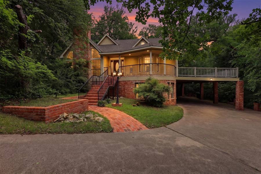 Property photo for 1945 Bluebird Avenue, Fort Worth, TX