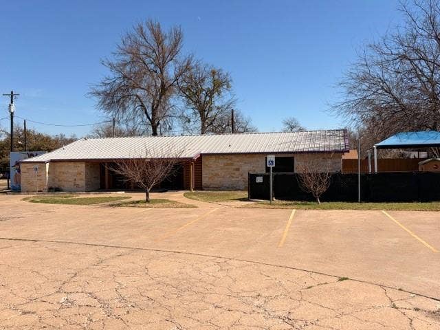 Property photo for 515 W Bridge Street, Granbury, TX