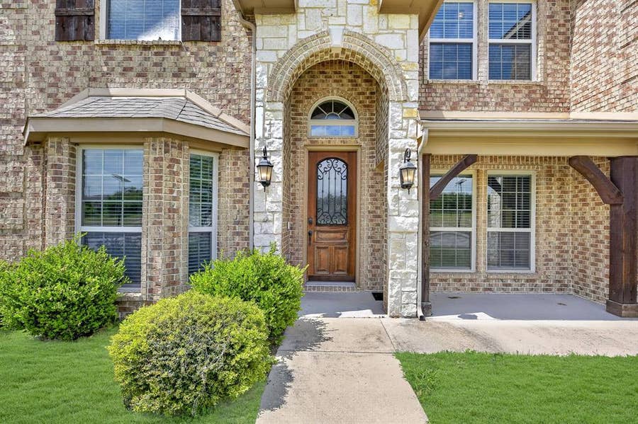 Property photo for 127 Lake Trail Drive, Red Oak, TX