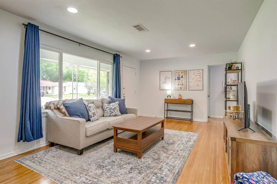 Property photo for 5517 Volder Drive, Fort Worth, TX