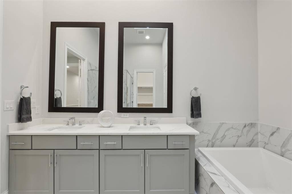 1440 N Avenue, Plano, TX 75074 Image of community model home