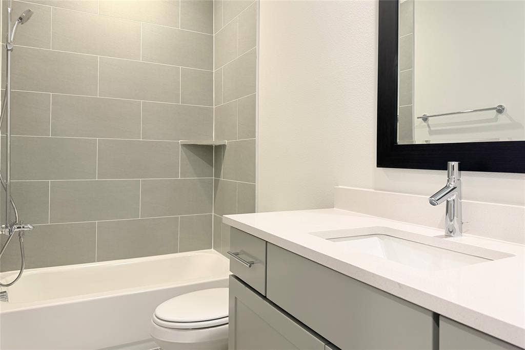 1440 N Avenue, Plano, TX 75074 Image of actual unit.