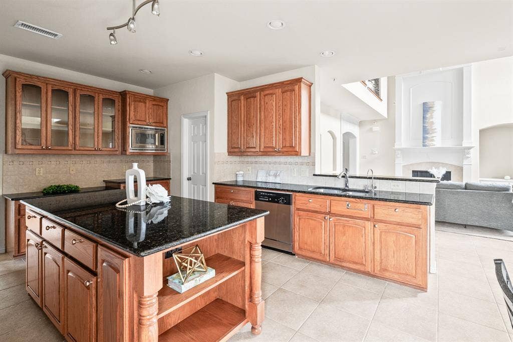 14838 Daneway Drive, Frisco, TX 75035