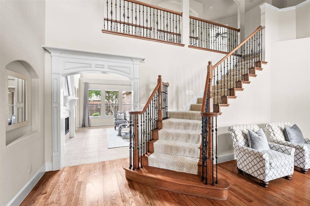 Formal staircase upon entry