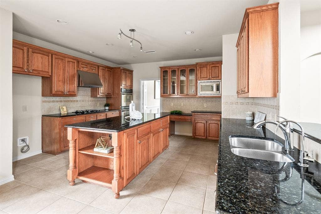 14838 Daneway Drive, Frisco, TX 75035