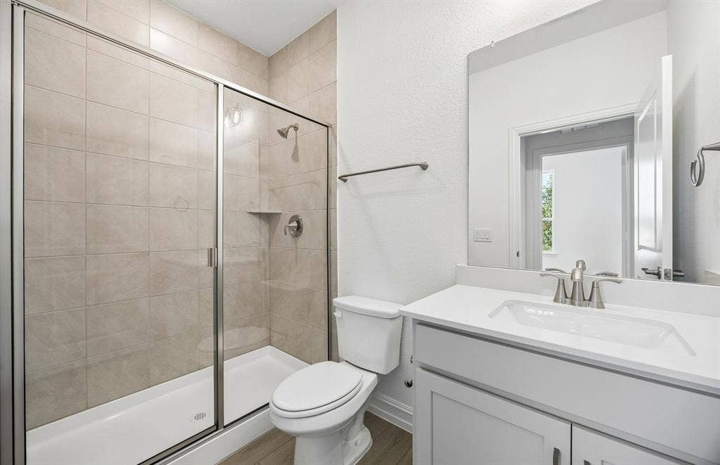 7337 Kurth Lane, McKinney, TX 75071 Secondary bath on first level