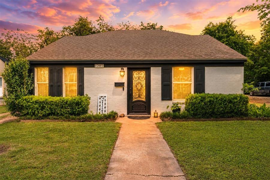 Property photo for 1205 N 17th Street, Waco, TX