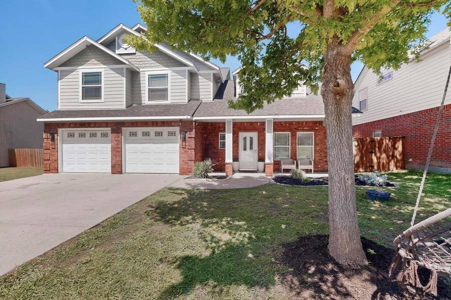 Property photo for 324 Timbercreek Court, Princeton, TX