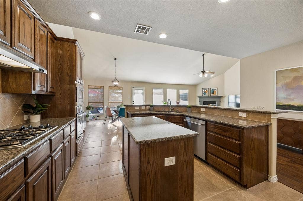 1500 Pillar Bluff Way, McKinney, TX 75072 1500 Pillar Bluff Way, McKinney, TX 75072