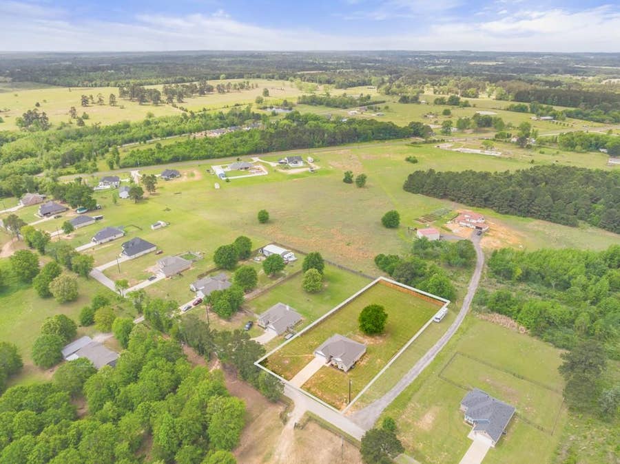Property photo for 16889 County Road 3224, Winona, TX
