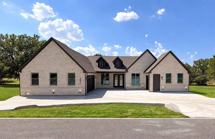 Property photo for 7016 Westover Drive, Granbury, TX