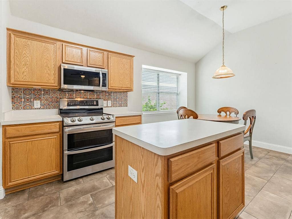 464 Maplegrove Road, Cedar Hill, TX 75104 464 Maplegrove Road, Cedar Hill, TX 75104