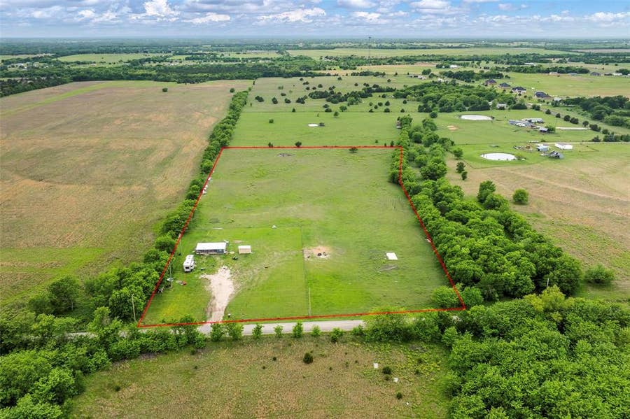 Property photo for 2722 County Road 4301, Greenville, TX