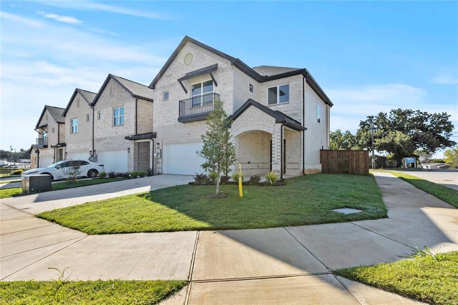 Property photo for 126 Homes Drive, Grand Prairie, TX