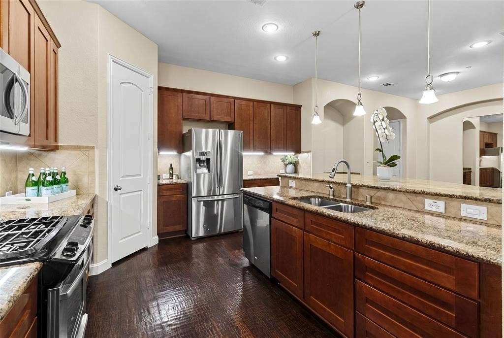 6748 San Roque, Irving, TX 75039 6748 San Roque, Irving, TX 75039