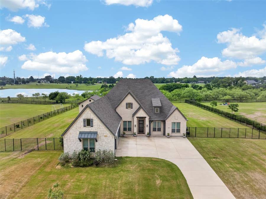 Property photo for 308 Virgil Drive, Sunnyvale, TX