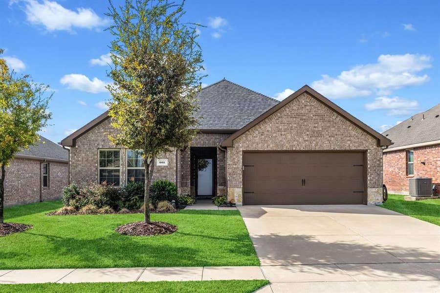 Property photo for 601 Rawhide Way, Princeton, TX