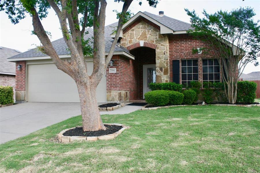 Property photo for 704 Windflower Drive, Fate, TX